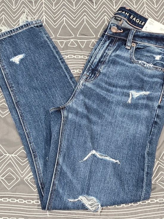 American Eagle Outfitters Denim - American Eagle High Waisted Distressed Mom Jeans Size 0/25